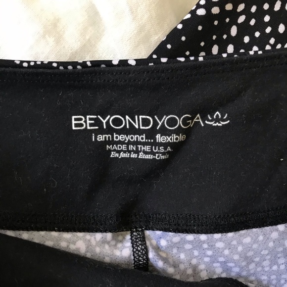Beyond Yoga Lux Spotted Leggings from Iowa by Namaste - Picture 7 of 10
